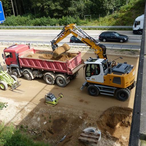 Autobahn / Stromtrasse